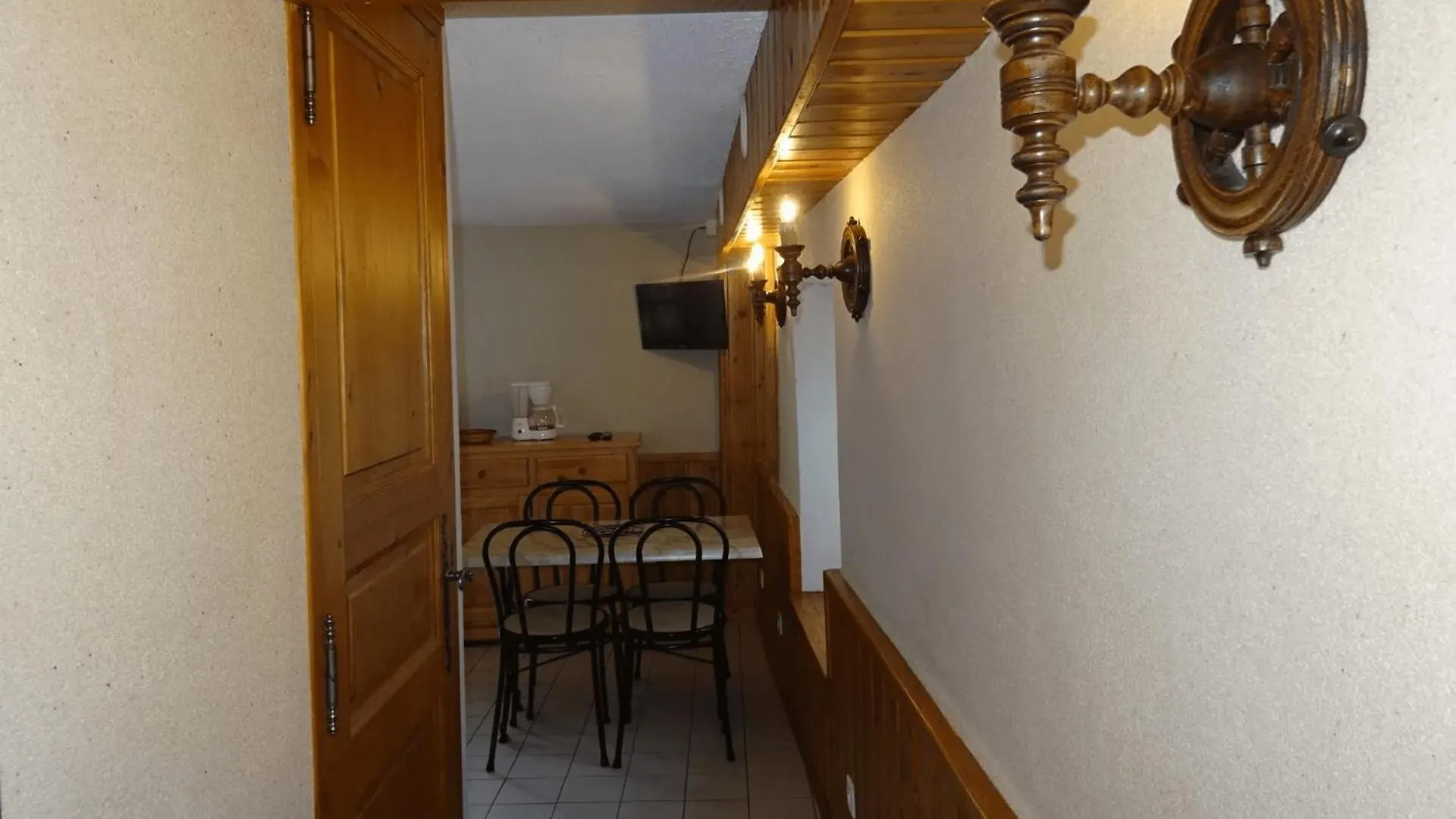 Apartment Ferienwohnung Les Oulles La Chapelle-en-Valgaudemar